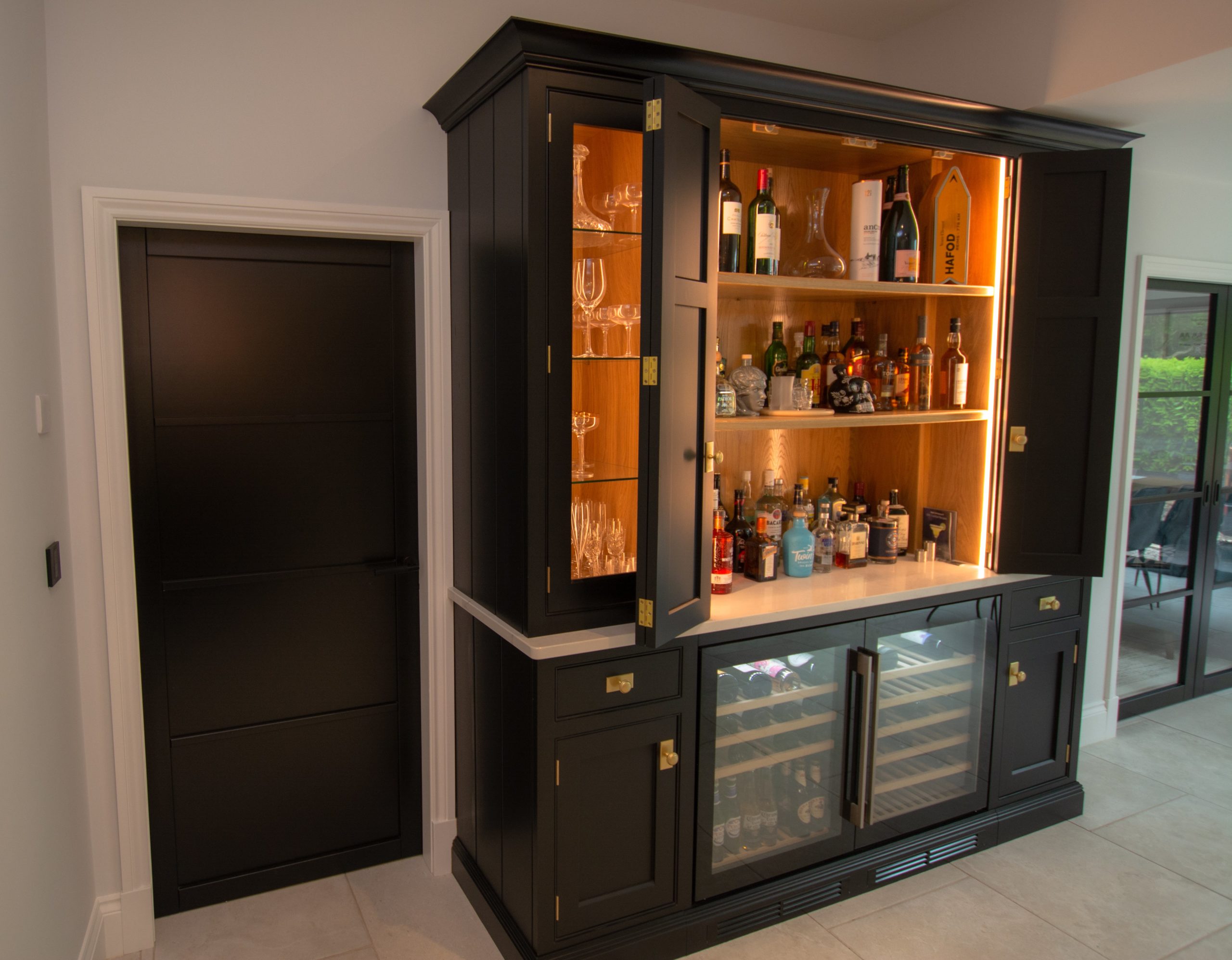 Bespoke Bar unit open